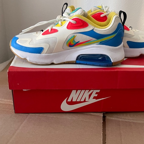 Nike Air Max 200, Legend of Her, Women Size 7 - Picture 6 of 8